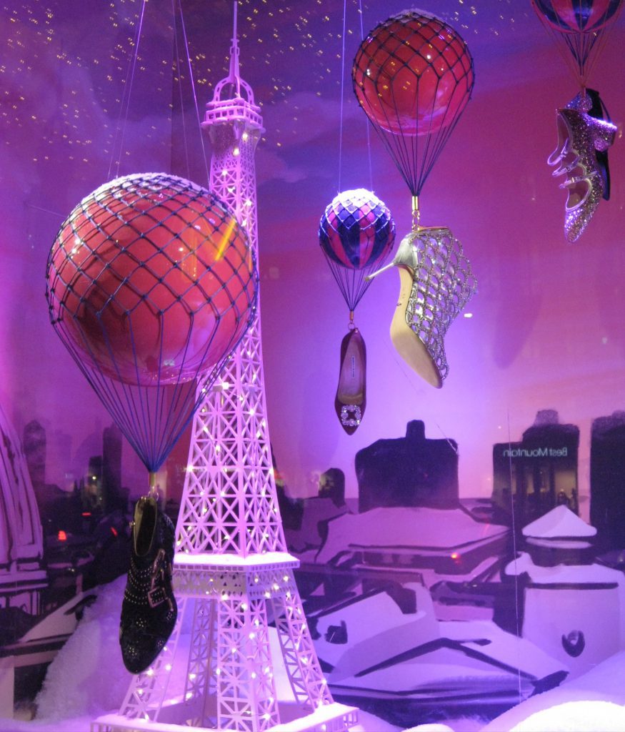 Le Printemps window display. Photo by Caroline Banks