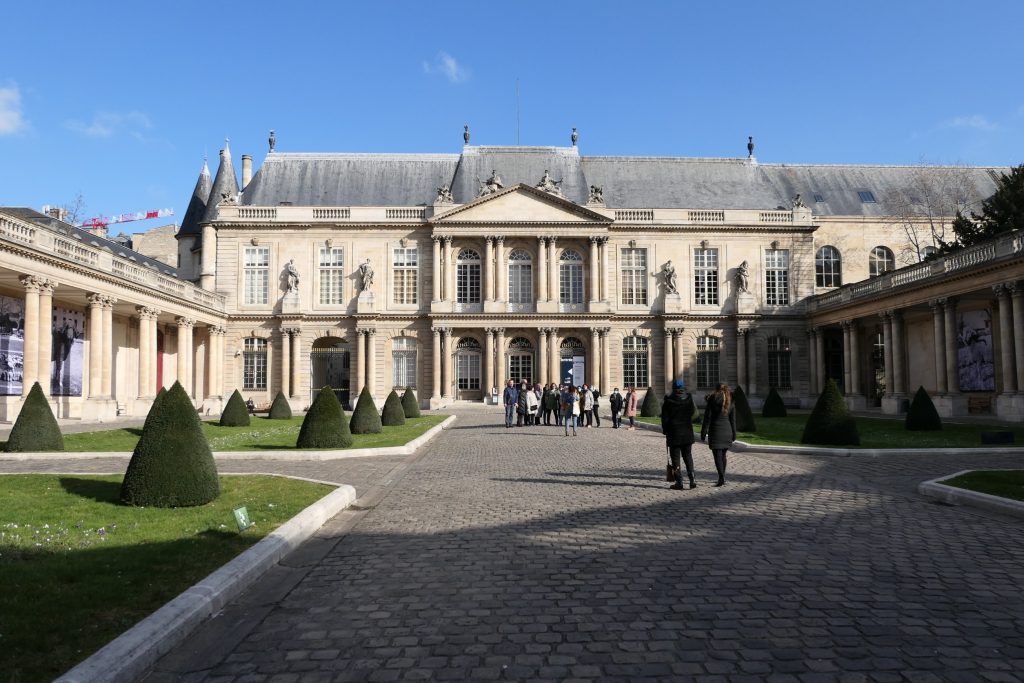 Photo by Caroline Banks